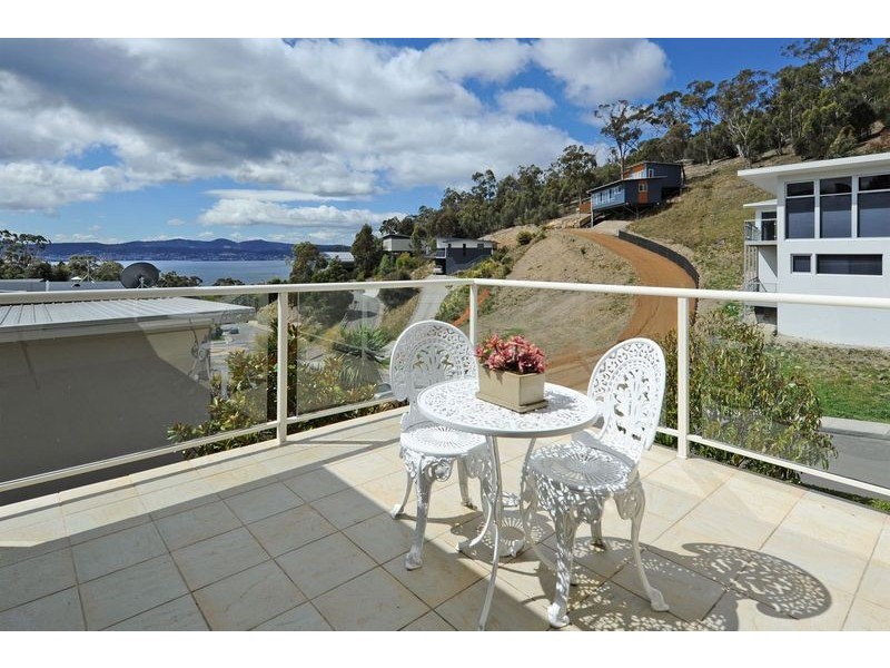 1/13 Gardenia Grove, Sandy Bay TAS 7005