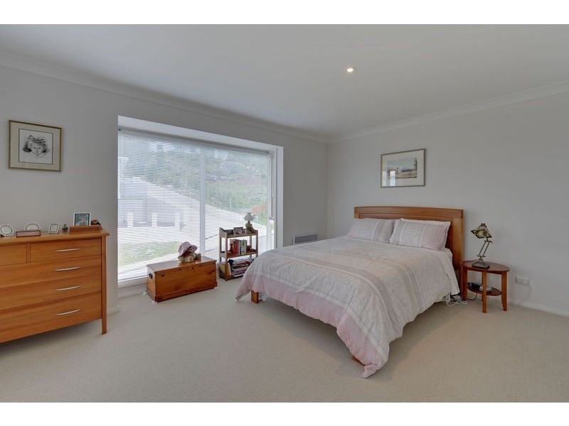 1/13 Gardenia Grove, Sandy Bay TAS 7005