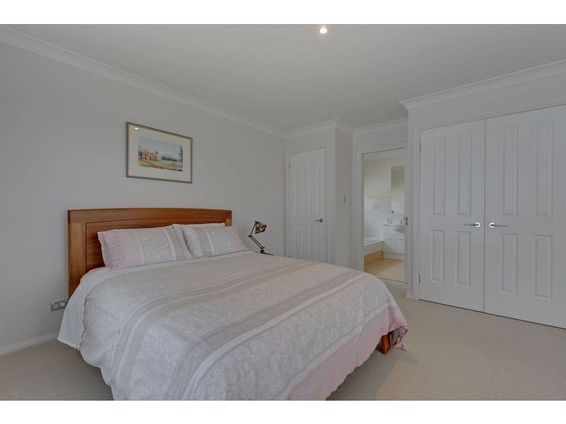 1/13 Gardenia Grove, Sandy Bay TAS 7005