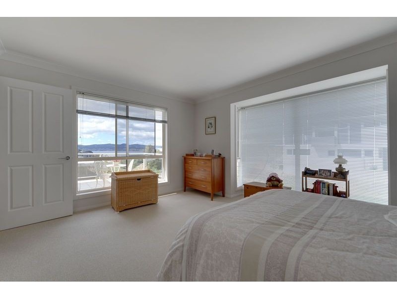 1/13 Gardenia Grove, Sandy Bay TAS 7005