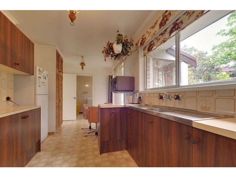 8 Lumeah Avenue, Lenah Valley TAS 7008