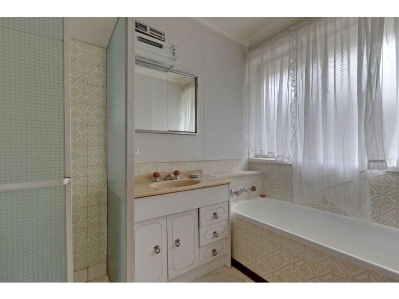 8 Lumeah Avenue, Lenah Valley TAS 7008