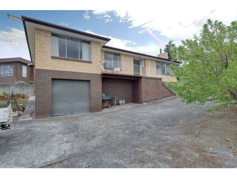 8 Lumeah Avenue, Lenah Valley TAS 7008