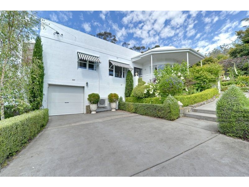 123 Channel Highway, Taroona TAS 7053