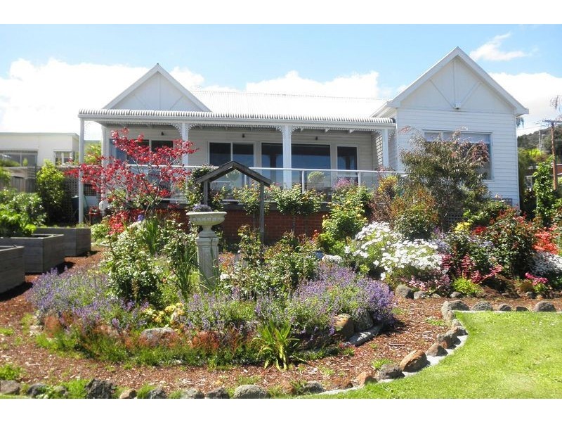 49 Esplanade, Lindisfarne TAS 7015