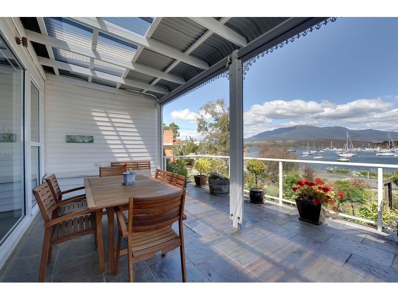 49 Esplanade, Lindisfarne TAS 7015