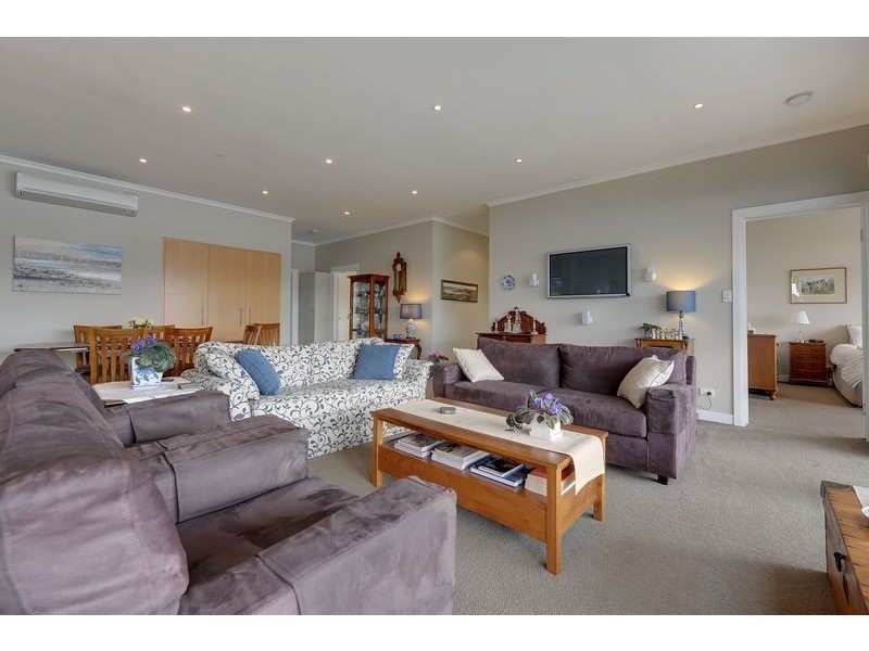 49 Esplanade, Lindisfarne TAS 7015