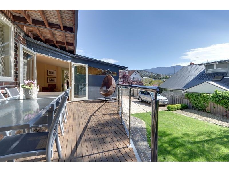 15 Quorn Street, Sandy Bay TAS 7005
