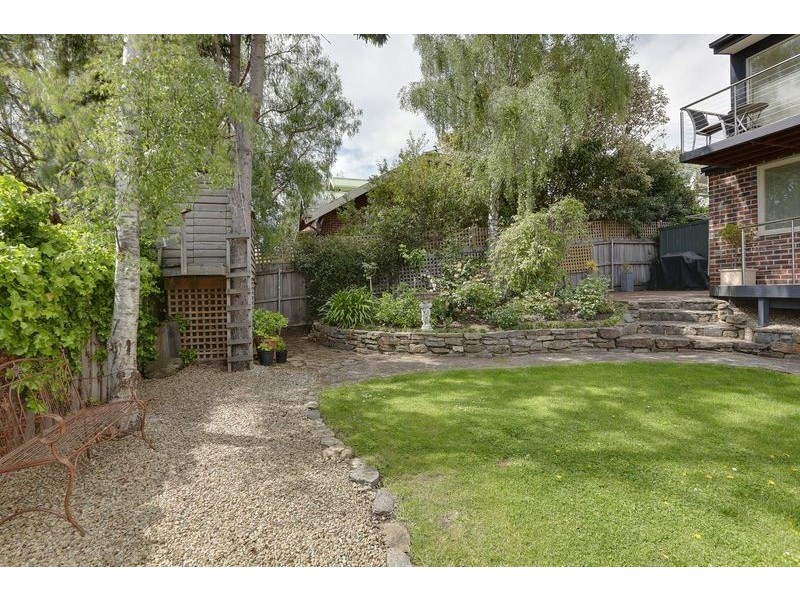 15 Quorn Street, Sandy Bay TAS 7005