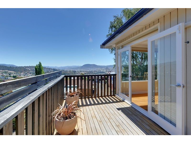 16 Ogilvie Street, Mount Stuart TAS 7000