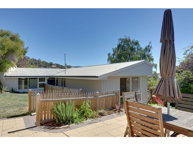 16 Ogilvie Street, Mount Stuart TAS 7000