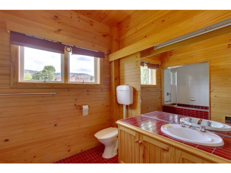 4 Grace Street, Sandy Bay TAS 7005