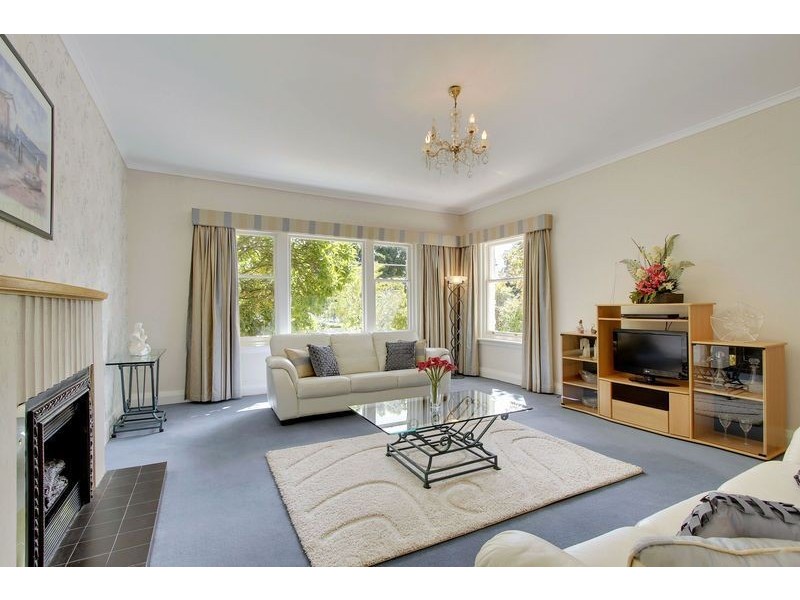 4 Earl Street, Sandy Bay TAS 7005