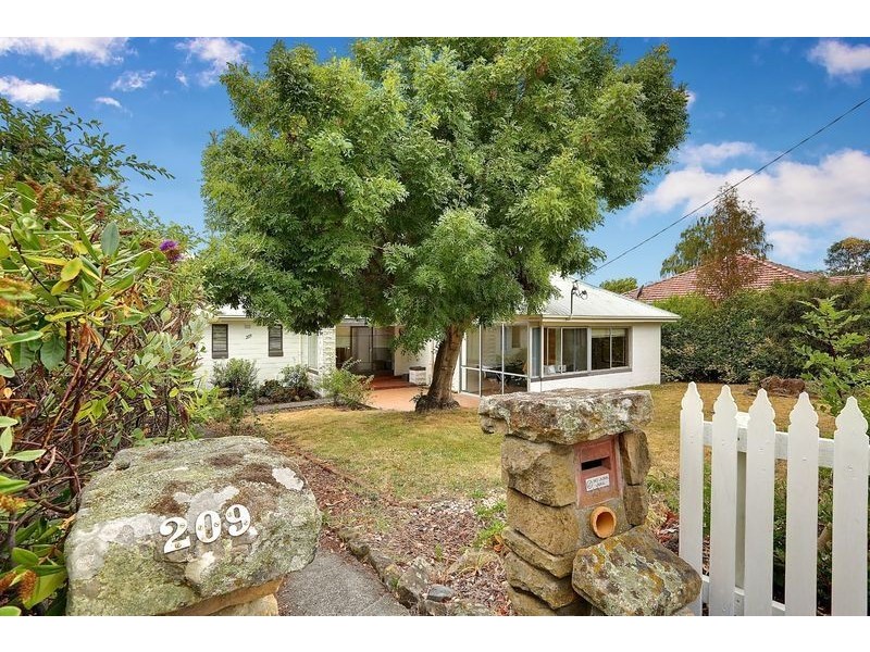 209 Churchill Avenue, Sandy Bay TAS 7005