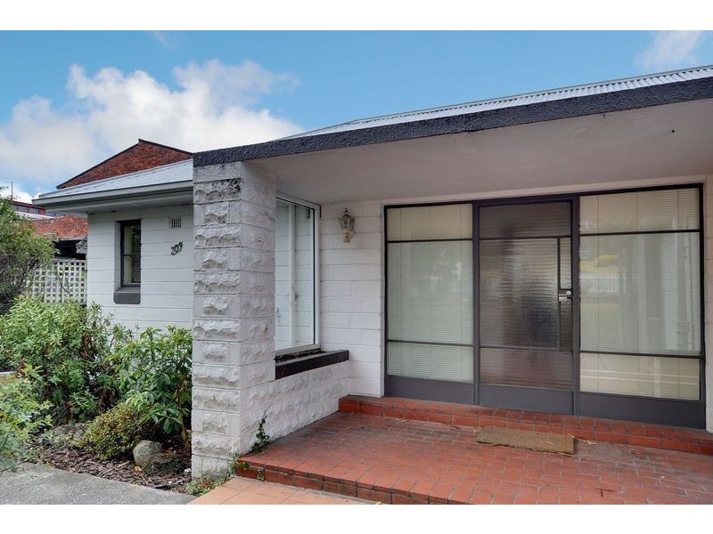 209 Churchill Avenue, Sandy Bay TAS 7005