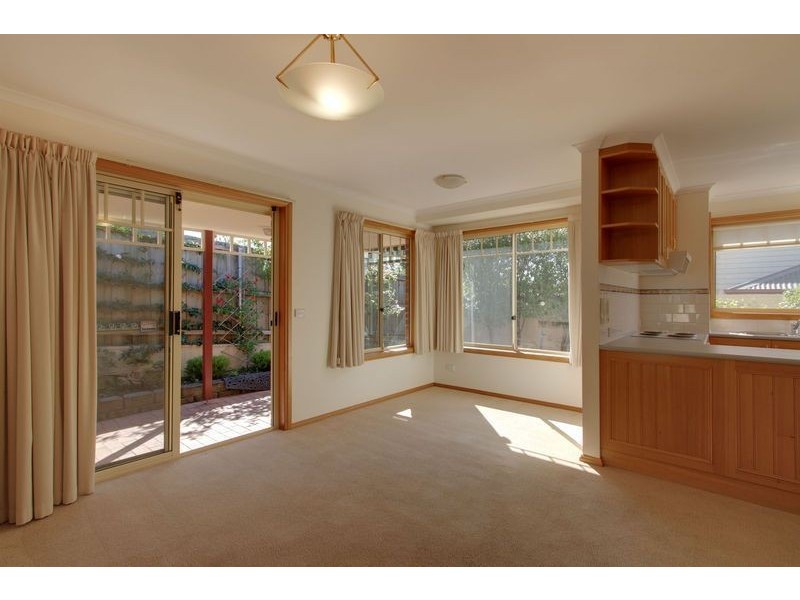 2/9 Rose Court, Sandy Bay TAS 7005