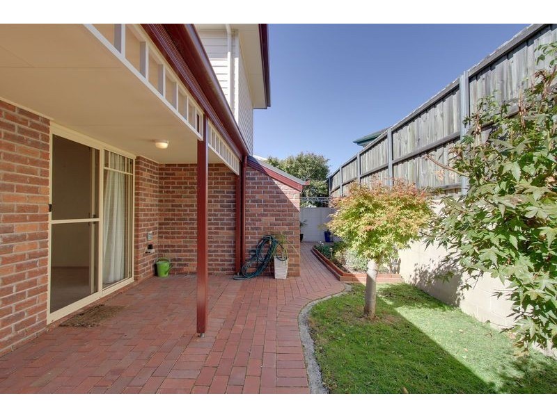 2/9 Rose Court, Sandy Bay TAS 7005