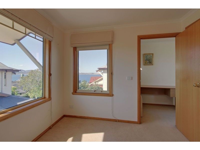 2/9 Rose Court, Sandy Bay TAS 7005