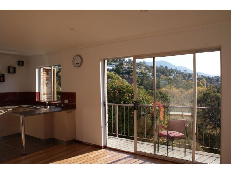 2/5 Dalkeith Court, Sandy Bay TAS 7005
