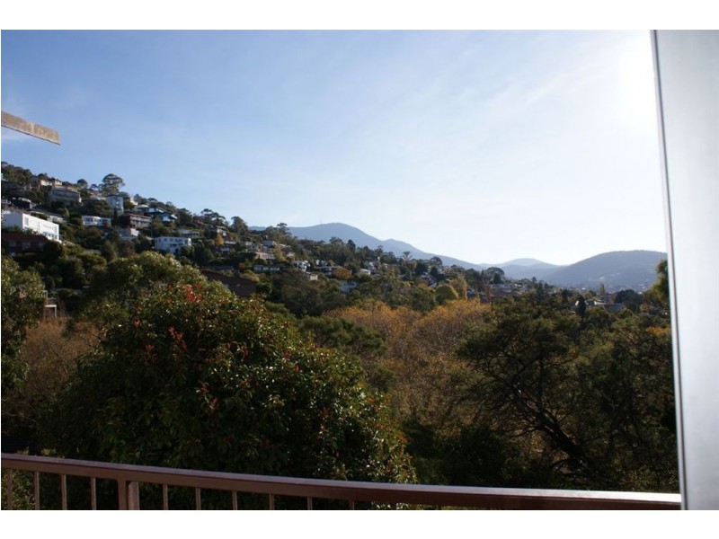 2/5 Dalkeith Court, Sandy Bay TAS 7005