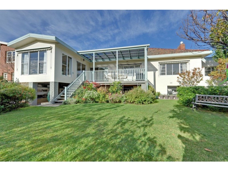 7 David Avenue, Sandy Bay TAS 7005