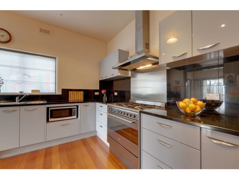 7 David Avenue, Sandy Bay TAS 7005