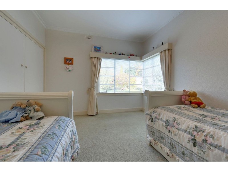 7 David Avenue, Sandy Bay TAS 7005