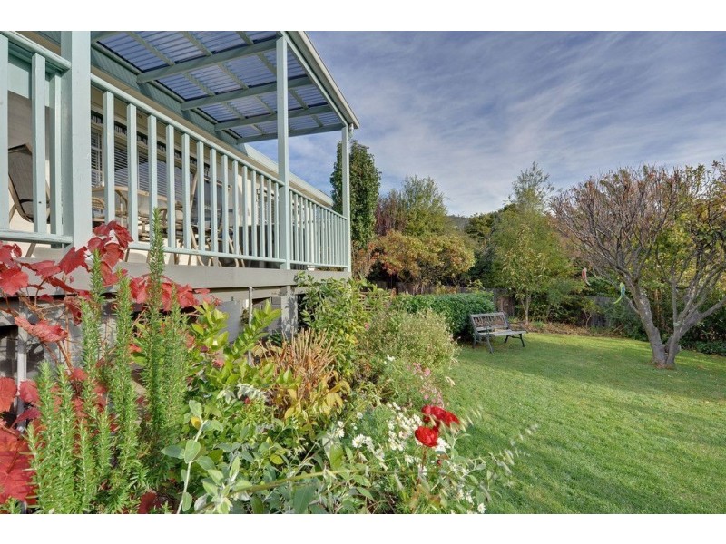 7 David Avenue, Sandy Bay TAS 7005