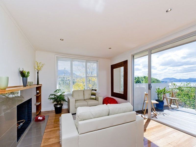 542 Churchill Avenue, Sandy Bay TAS 7005