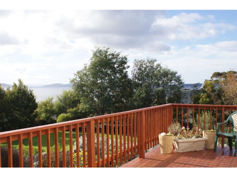 15 Powell Road, Blackmans Bay TAS 7052