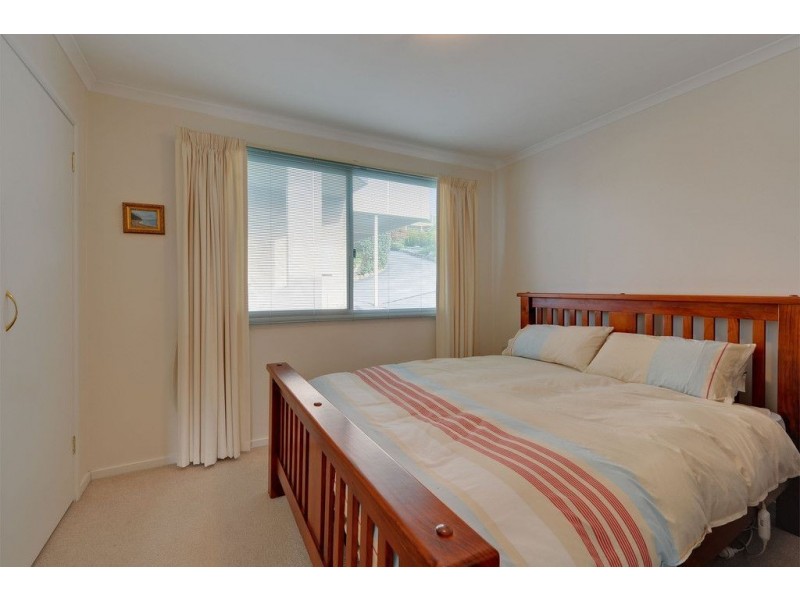 2/2 Shepherd Street, Sandy Bay TAS 7005