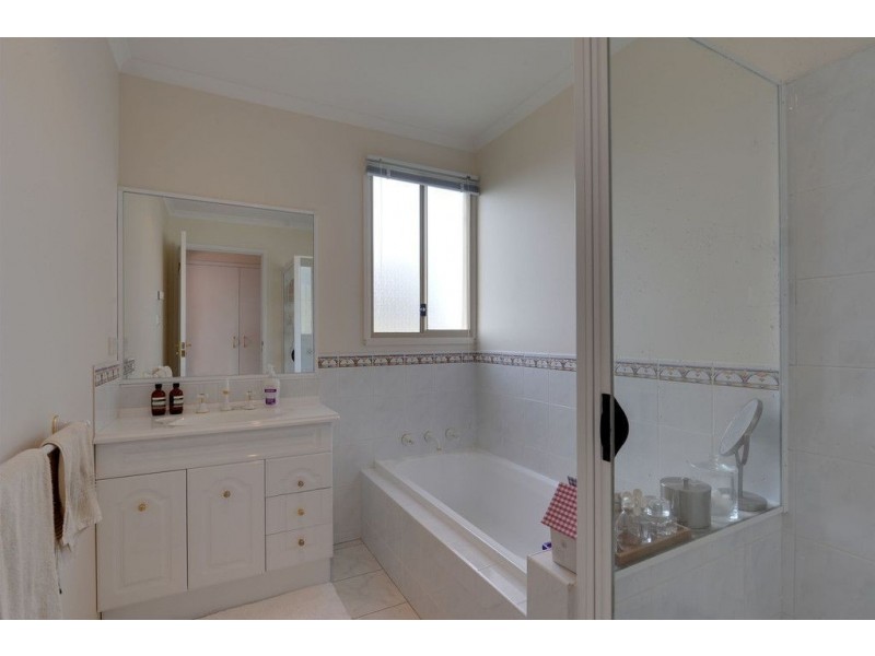 2/2 Shepherd Street, Sandy Bay TAS 7005