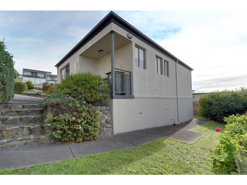2/2 Shepherd Street, Sandy Bay TAS 7005