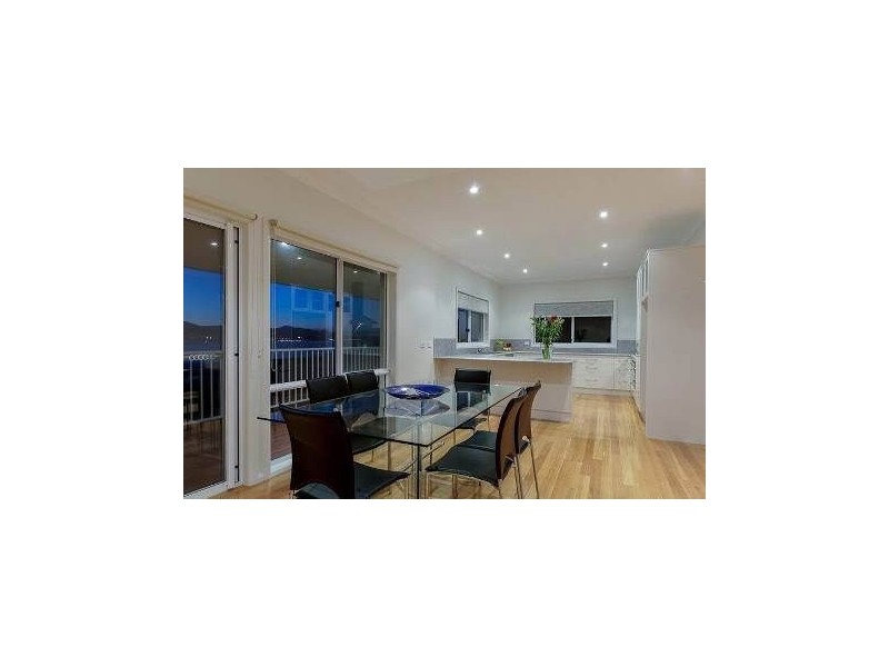 32 Spinnaker Crescent, Tranmere TAS 7018