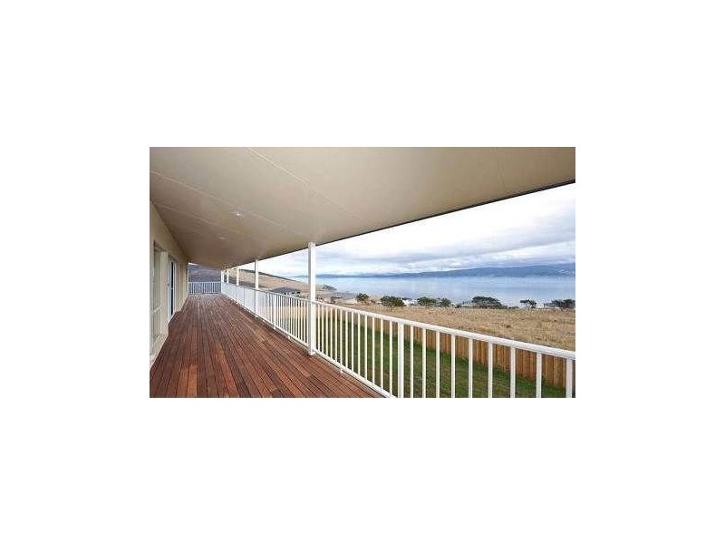 32 Spinnaker Crescent, Tranmere TAS 7018