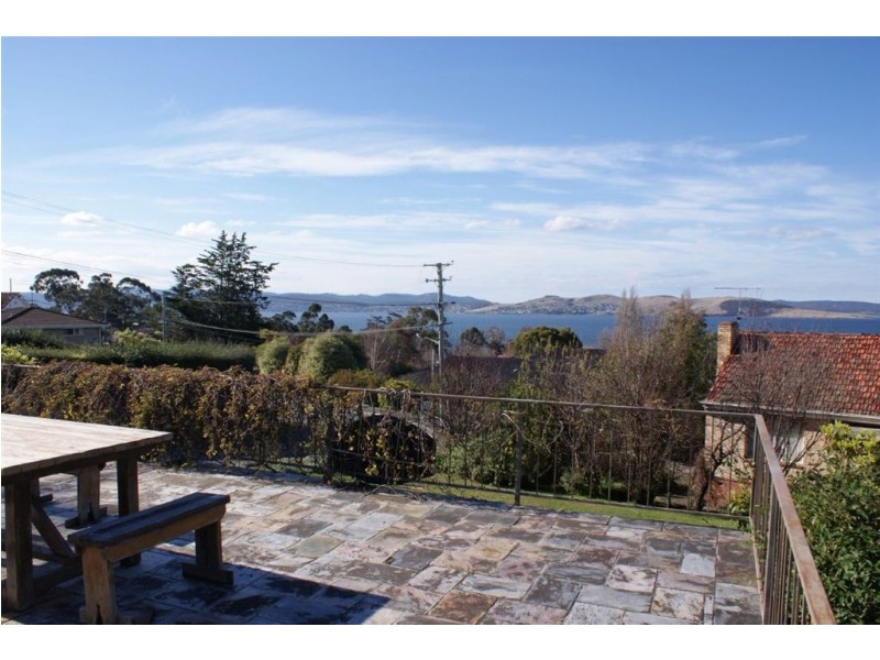 1 Grange Avenue, Taroona TAS 7053