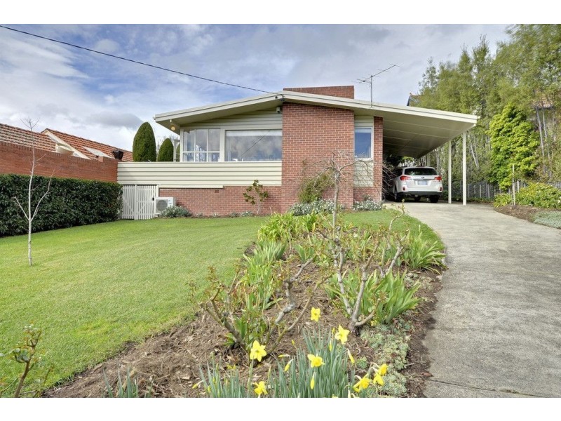 6 Maning Avenue, Sandy Bay TAS 7005