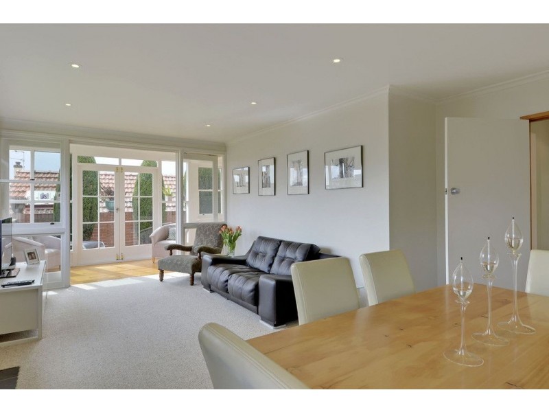 6 Maning Avenue, Sandy Bay TAS 7005