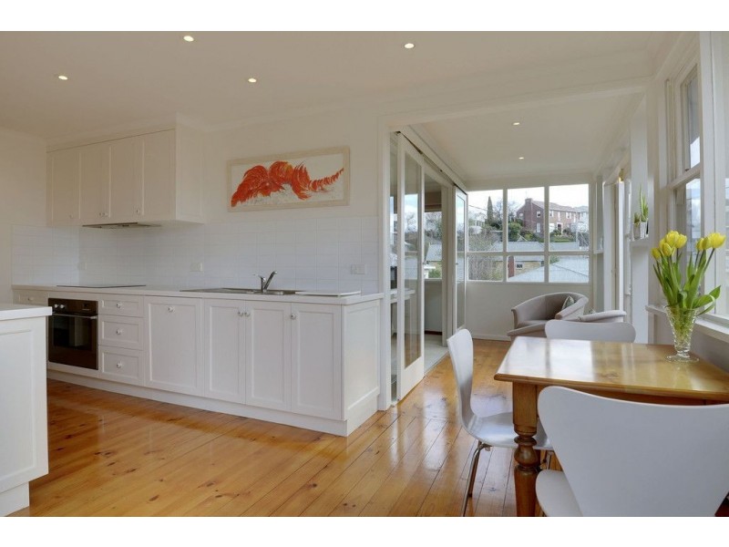 6 Maning Avenue, Sandy Bay TAS 7005