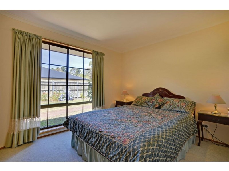 8 Hay Street, Seven Mile Beach TAS 7170