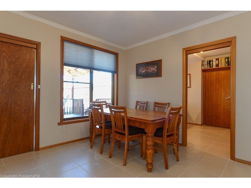 169 Derwent Avenue, Lindisfarne TAS 7015