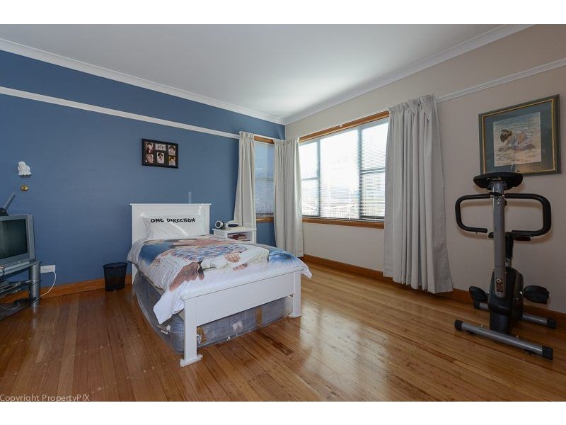 169 Derwent Avenue, Lindisfarne TAS 7015