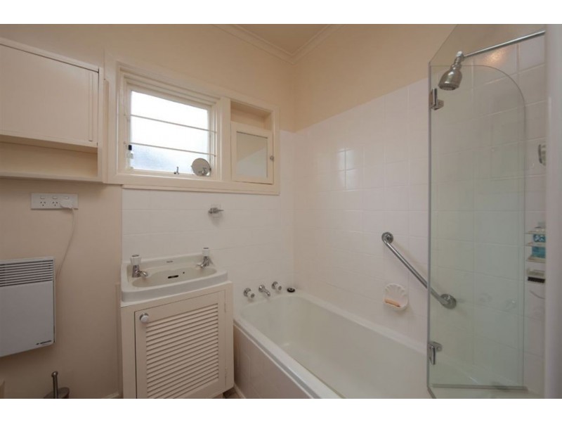 10/1A Sayer Crescent, Sandy Bay TAS 7005