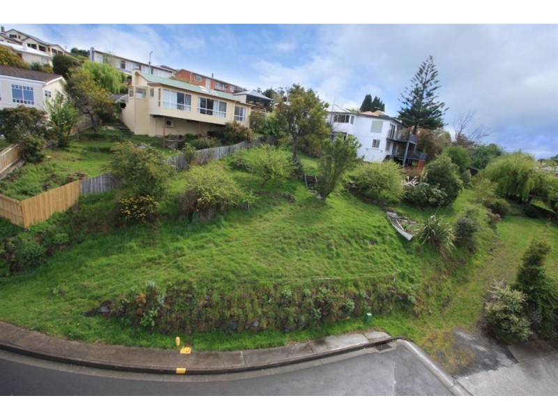 14 Hooper Crescent, Mount Stuart TAS 7000