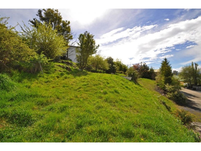 14 Hooper Crescent, Mount Stuart TAS 7000