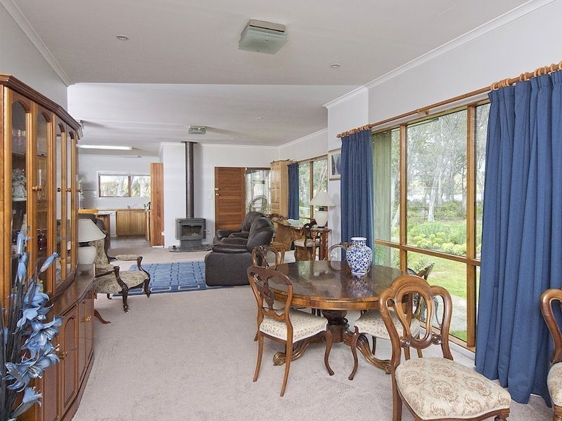 London Lakes TAS 7140