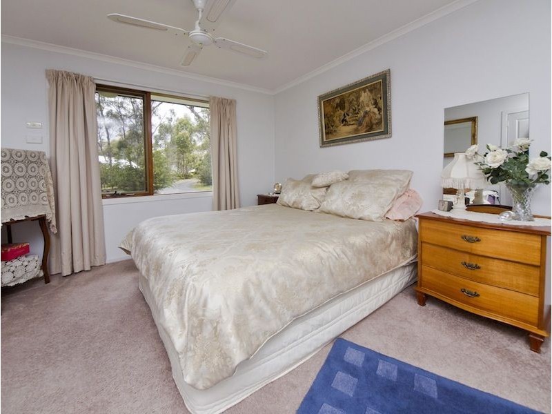 London Lakes TAS 7140