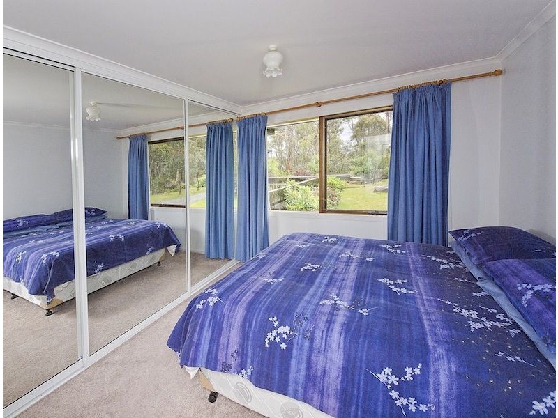 London Lakes TAS 7140