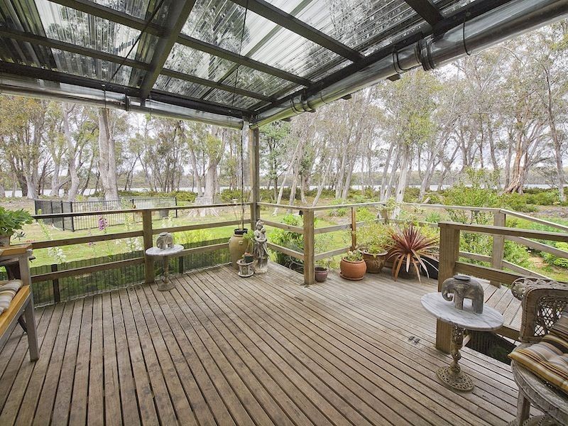 London Lakes TAS 7140