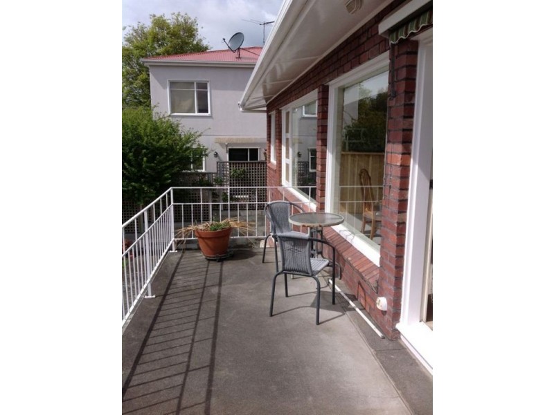 7 Cheverton Parade, Sandy Bay TAS 7005